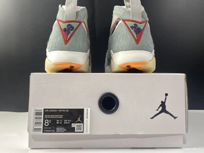 CT8528-002 Neutral 7 Air Retro Grey Jordan 0925